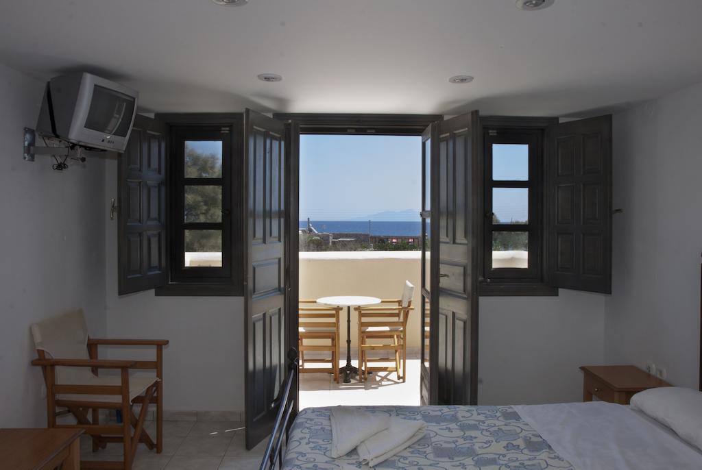 Dagris Villa Studios Kamári الغرفة الصورة